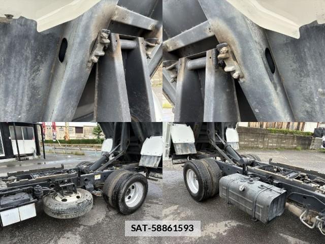 Hino DUTRO 2013-06 7817938-18