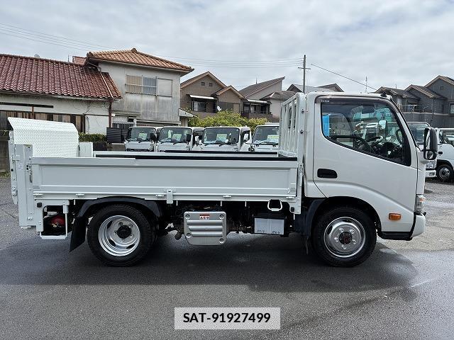 Hino DUTRO 2021-07 7817945-4