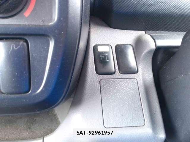 Hino DUTRO 2015-03 7820653-11