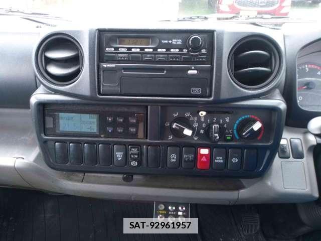 Hino DUTRO 2015-03 7820653-15