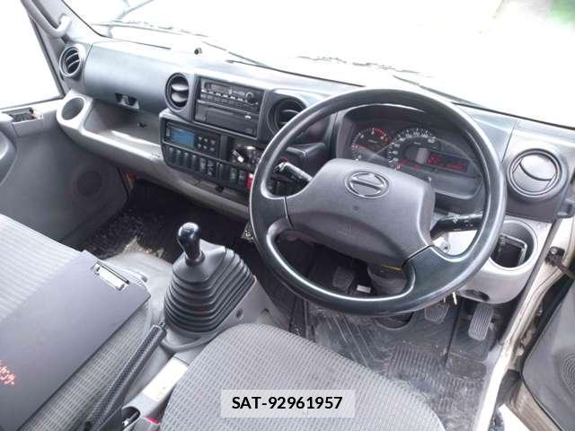Hino DUTRO 2015-03 7820653-9