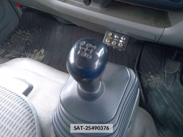 Hino DUTRO 2015-03 7820656-12