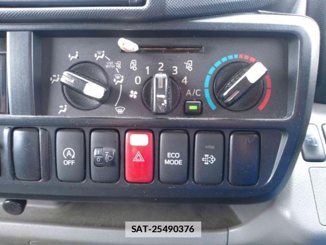 Hino DUTRO 2015-03 7820656-15