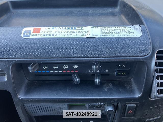 Hino DUTRO 2011-01 7820663-6