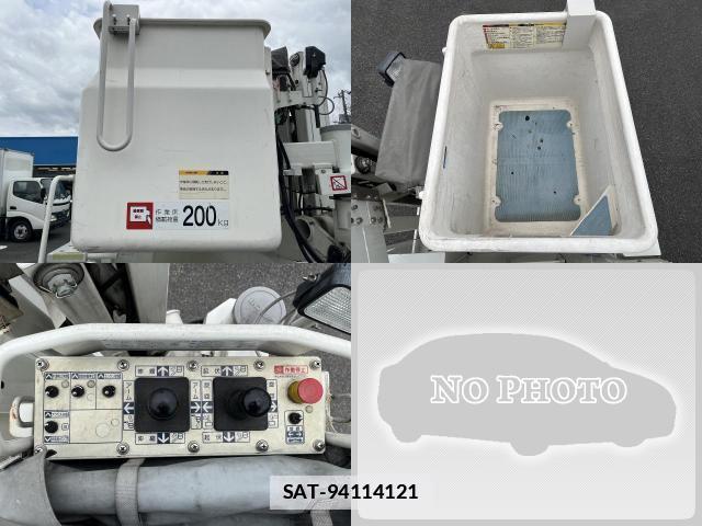 Hino DUTRO 2018-03 7820708-11