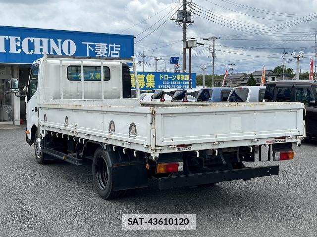 Hino DUTRO 2013-06 7820709-18