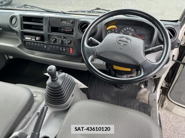 Hino DUTRO 2013-06 7820709-2
