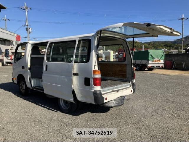 Hino DUTRO 2015 7823189-18