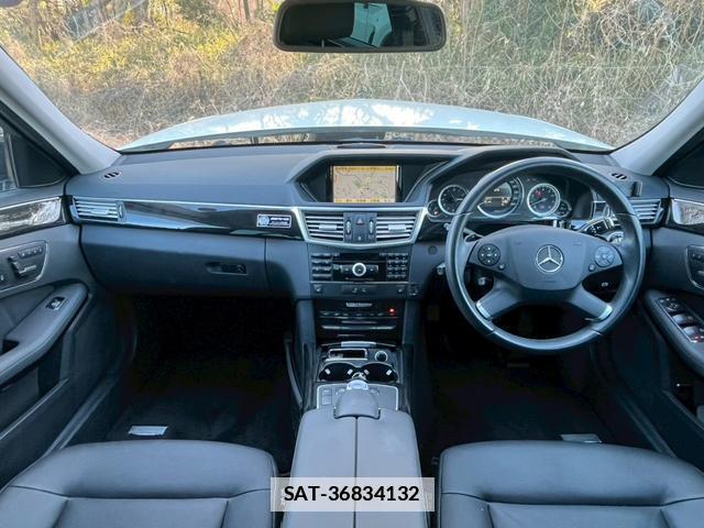 Mercedes Benz E-CLASS 2010-09 7812699-1