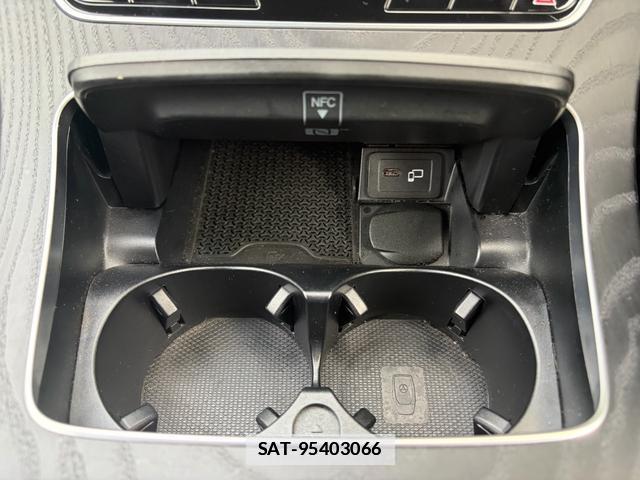 Mercedes Benz E-CLASS 2021-08 7812711-8