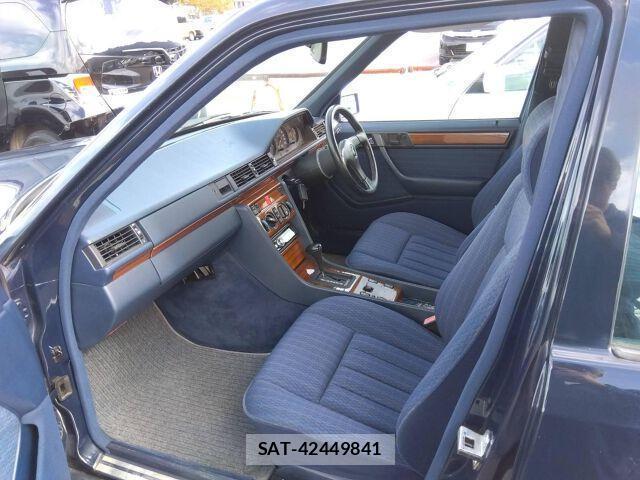 Mercedes Benz E-CLASS 1993-03 7813987-5