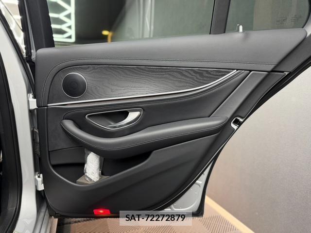 Mercedes Benz E-CLASS 2017-05 7816866-12