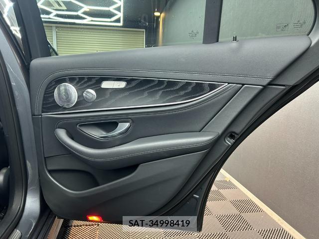 Mercedes Benz E-CLASS 2021-02 7816874-16