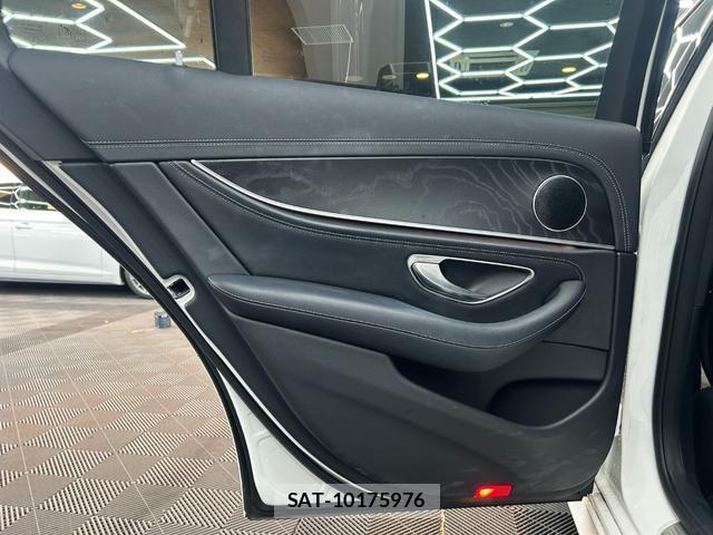 Mercedes Benz E-CLASS 2017-04 7816889-13