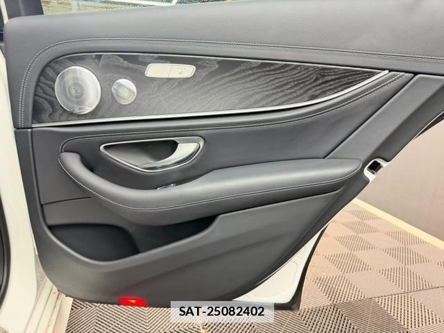 Mercedes Benz E-CLASS 2020-09 7816897-14