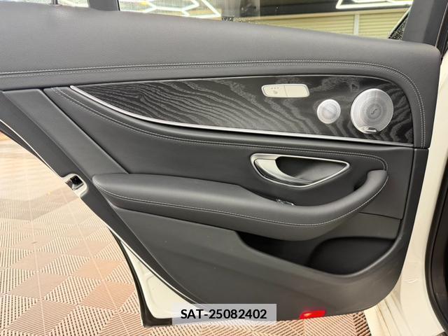 Mercedes Benz E-CLASS 2020-09 7816897-15