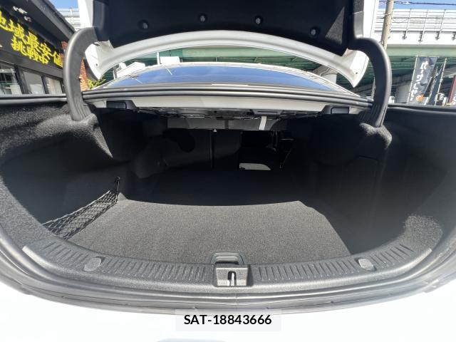 Mercedes Benz E-CLASS 2017-09 7820740-14