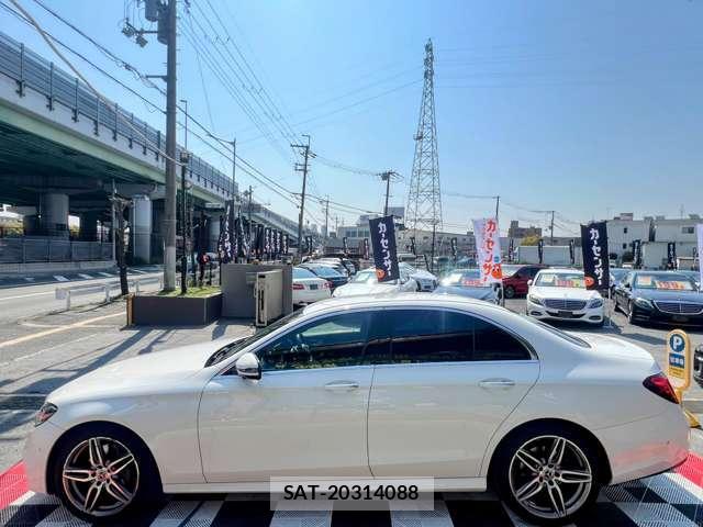 Mercedes Benz E-CLASS 2018-06 7820750-7