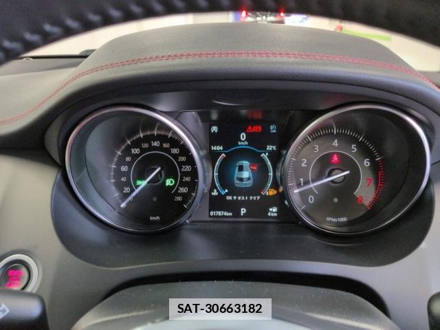 Jaguar E-PACE 2020-04 7814956-5