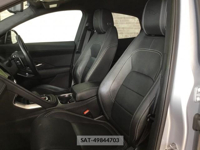 Jaguar E-PACE 2021-06 7817832-11