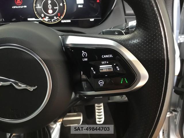 Jaguar E-PACE 2021-06 7817832-16