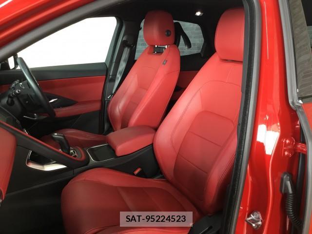 Jaguar E-PACE 2019-05 7817847-11