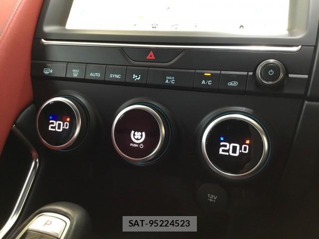 Jaguar E-PACE 2019-05 7817847-14