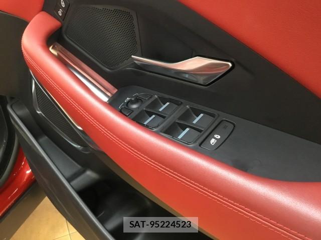 Jaguar E-PACE 2019-05 7817847-19