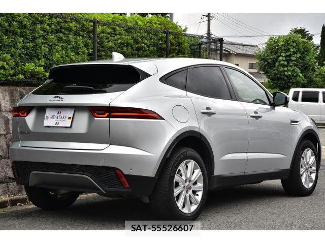 Jaguar E-PACE 2019-11 7819010-13