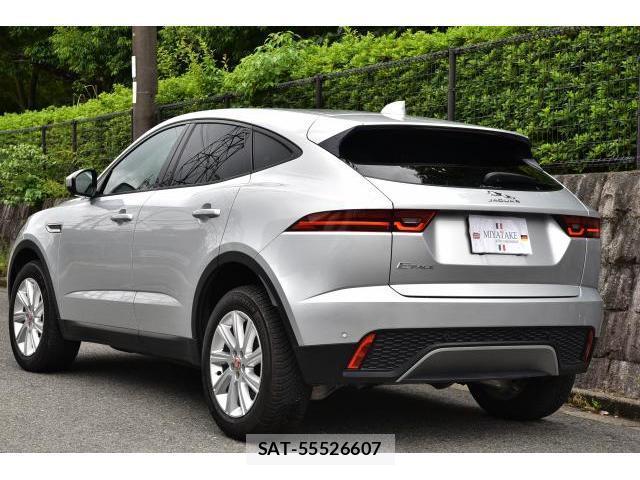 Jaguar E-PACE 2019-11 7819010-14