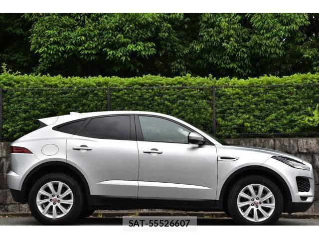 Jaguar E-PACE 2019-11 7819010-3