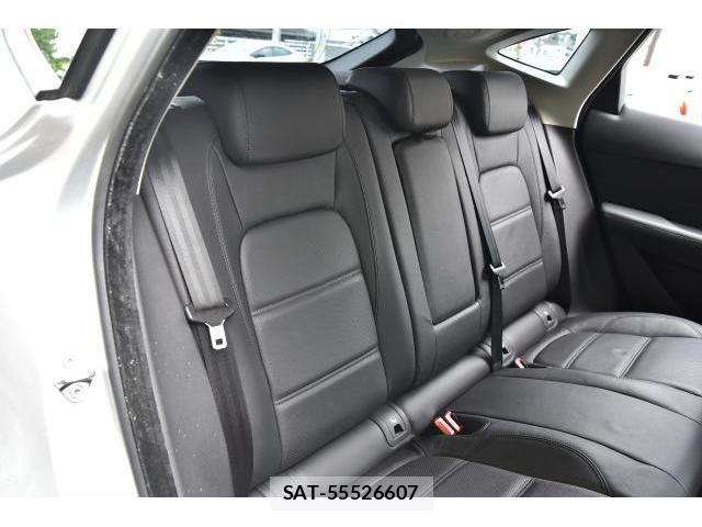 Jaguar E-PACE 2019-11 7819010-6