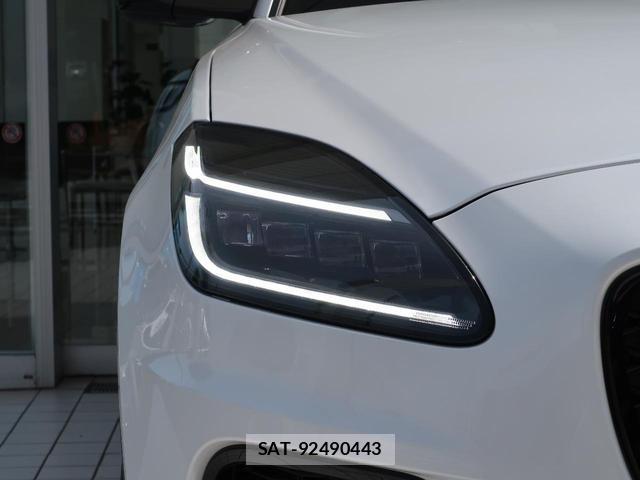 Jaguar E-PACE 2025-03 7819807-19