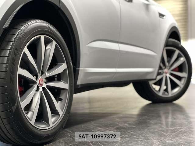 Jaguar E-PACE 2020-08 7823285-11