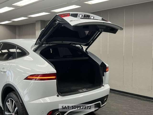 Jaguar E-PACE 2020-08 7823285-16