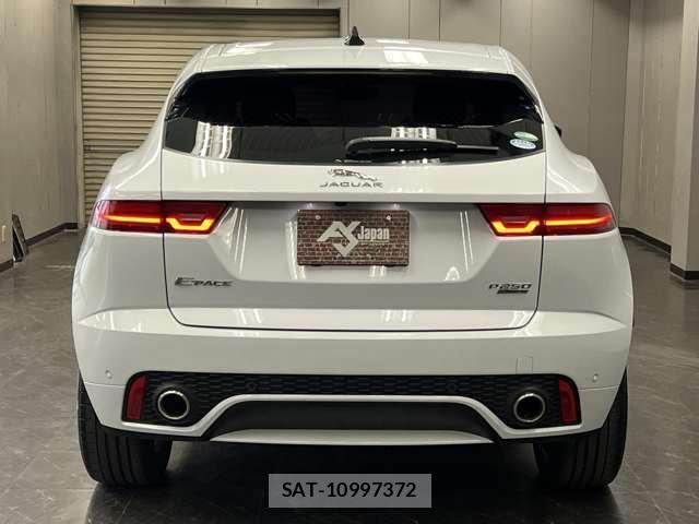 Jaguar E-PACE 2020-08 7823285-7