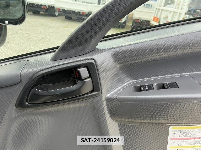Isuzu ELF TRUCK 2023-02 7816820-11