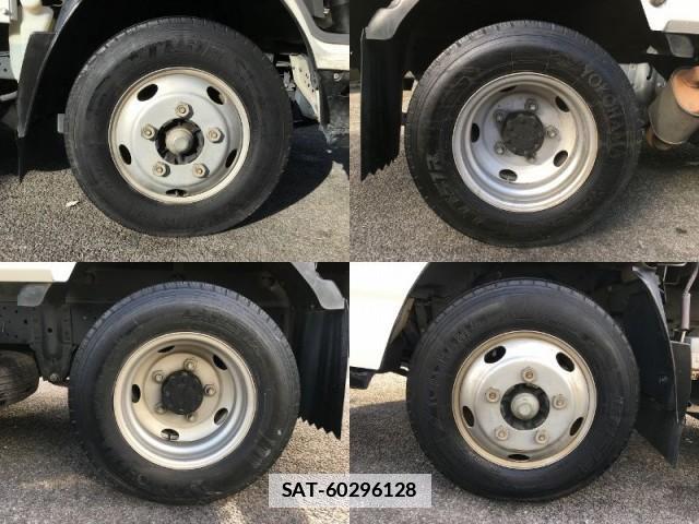 Isuzu ELF TRUCK 2010-11 7817368-16