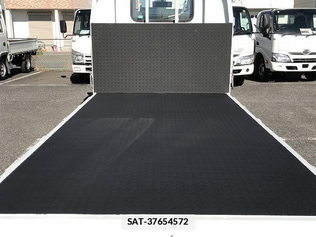 Isuzu ELF TRUCK 2017-09 7817370-9