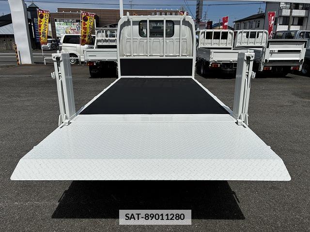 Isuzu ELF TRUCK 2004-12 7817382-9