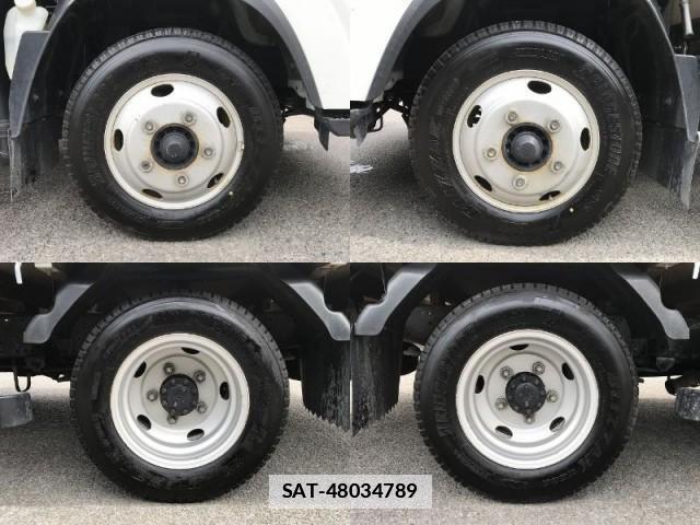Isuzu ELF TRUCK 2017-08 7817424-15