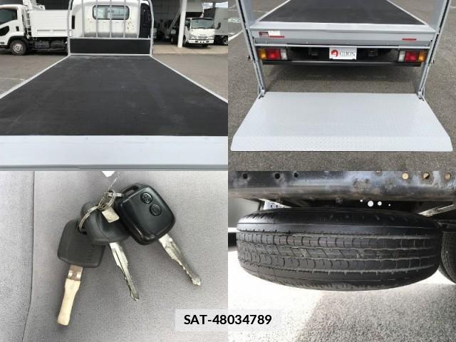 Isuzu ELF TRUCK 2017-08 7817424-8