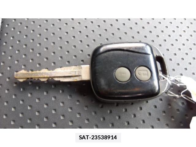 Isuzu ELF TRUCK 2012-03 7817537-11