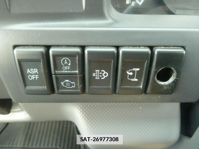 Isuzu ELF TRUCK 2016-03 7817547-11