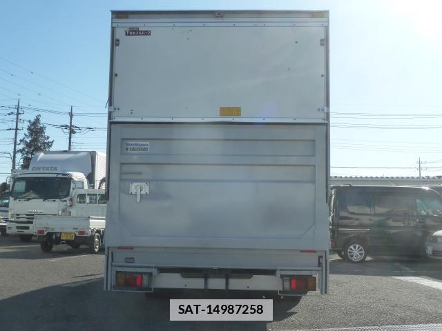 Isuzu ELF TRUCK 2015-06 7817562-1