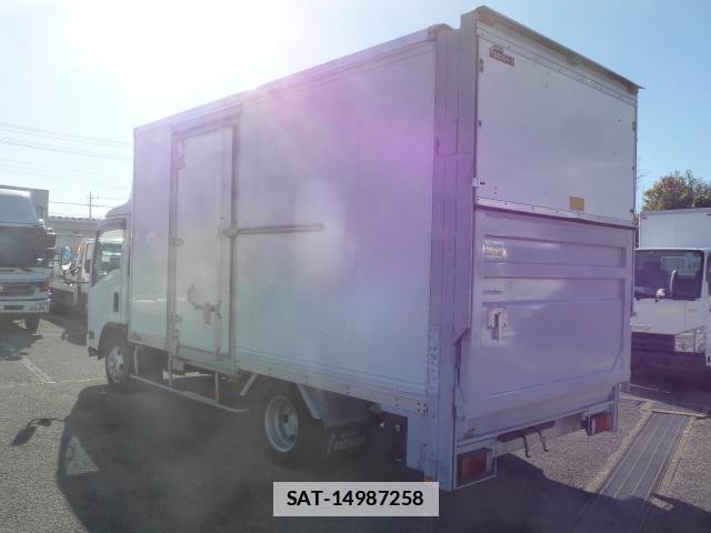 Isuzu ELF TRUCK 2015-06 7817562-14