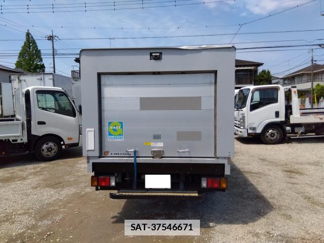 Isuzu ELF TRUCK 2022-09 7817563-1