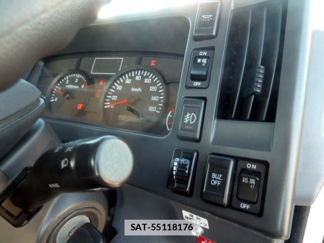 Isuzu ELF TRUCK 2016-03 7817575-15