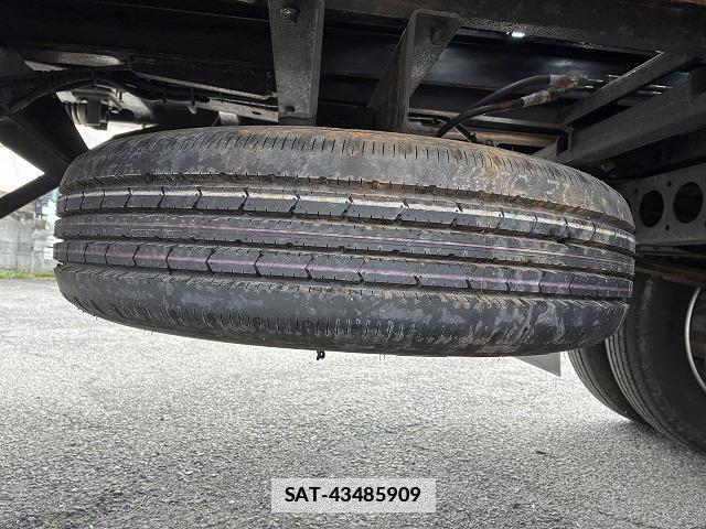 Isuzu ELF TRUCK 2024-11 7817913-16