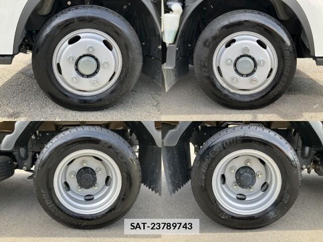 Isuzu ELF TRUCK 2025-04 7817917-12